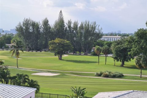 Condo in Miami Beach, Florida, 2 bedrooms  № 1031083 - photo 8