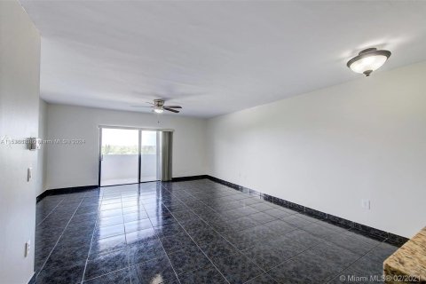 Copropriété à vendre à Miami Beach, Floride: 2 chambres, 96.8 m2 № 1031083 - photo 20