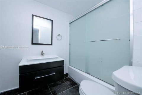 Copropriété à vendre à Miami Beach, Floride: 2 chambres, 96.8 m2 № 1031083 - photo 14