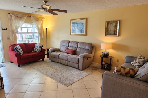 Condominio en venta en New Port Richey, Florida, 2 dormitorios, 102.56 m2 № 1392852 - foto 2