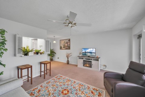 Condo in West Palm Beach, Florida, 1 bedroom  № 1230229 - photo 13