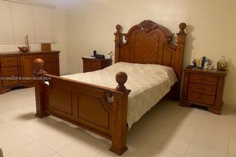 Touwnhouse à vendre à Miami, Floride: 2 chambres, 115.2 m2 № 1042717 - photo 9