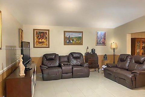 Townhouse in Miami, Florida 2 bedrooms, 115.2 sq.m. № 1042717 - photo 7