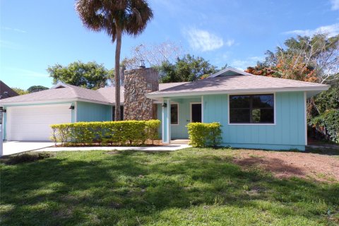 House in Vero Beach, Florida 3 bedrooms, 125.79 sq.m. № 1026183 - photo 14