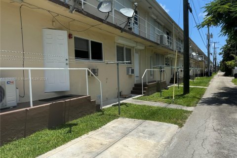 Condominio en venta en Hallandale Beach, Florida, 1 dormitorio, 56.11 m2 № 1216686 - foto 9