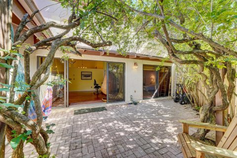Villa ou maison à vendre à Hallandale Beach, Floride: 3 chambres, 151.99 m2 № 1018238 - photo 29