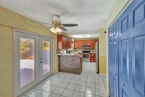 Casa en venta en Miami, Florida, 4 dormitorios, 193.61 m2 № 1320863 - foto 18