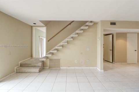 Adosado en venta en Miami Lakes, Florida, 3 dormitorios, 162.21 m2 № 1372881 - foto 9