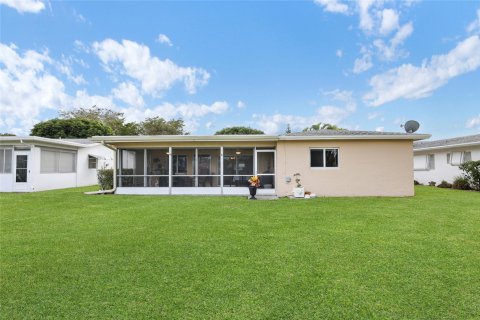 Villa ou maison à vendre à West Palm Beach, Floride: 2 chambres, 152.36 m2 № 1019870 - photo 9