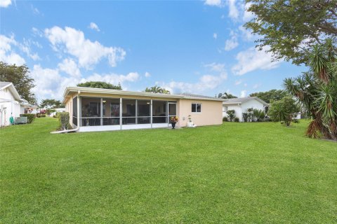 Villa ou maison à vendre à West Palm Beach, Floride: 2 chambres, 152.36 m2 № 1019870 - photo 10