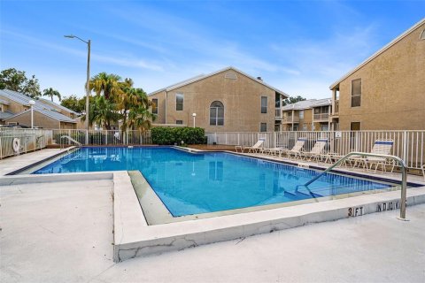 Townhouse in Tampa, Florida 3 bedrooms, 157 sq.m. № 1432258 - photo 5