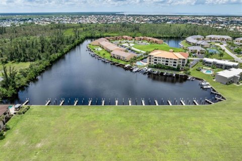 Condo in Punta Gorda, Florida, 3 bedrooms  № 1343745 - photo 2