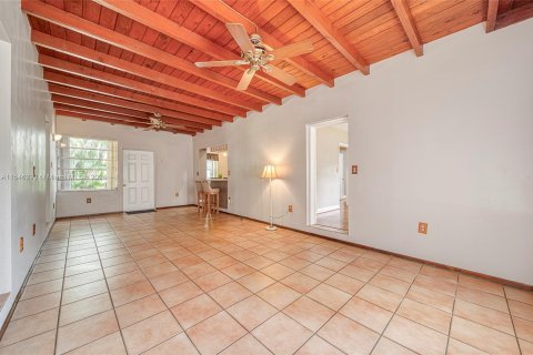 Casa en venta en Miami Springs, Florida, 4 dormitorios, 185.99 m2 № 1058081 - foto 21