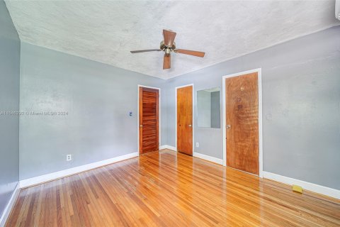 Casa en venta en Miami Springs, Florida, 4 dormitorios, 185.99 m2 № 1058081 - foto 27