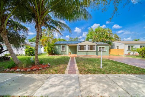 Casa en venta en Miami Springs, Florida, 4 dormitorios, 185.99 m2 № 1058081 - foto 2
