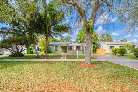 Casa en venta en Miami Springs, Florida, 4 dormitorios, 185.99 m2 № 1058081 - foto 3