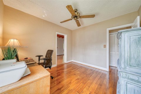 Casa en venta en Miami Springs, Florida, 4 dormitorios, 185.99 m2 № 1058081 - foto 29