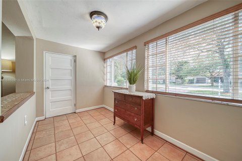 Casa en venta en Miami Springs, Florida, 4 dormitorios, 185.99 m2 № 1058081 - foto 8