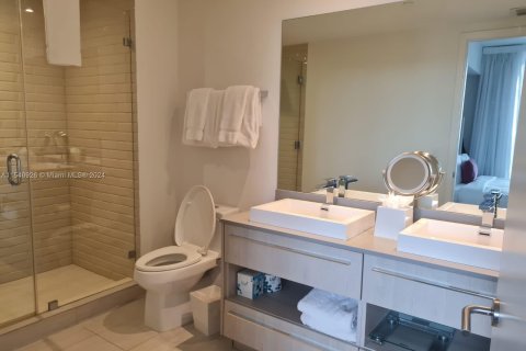 Condo in Hollywood, Florida, 1 bedroom  № 1035389 - photo 20