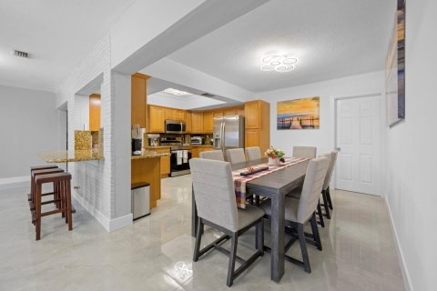 Casa en venta en Hollywood, Florida, 3 dormitorios, 199 m2 № 1077549 - foto 16