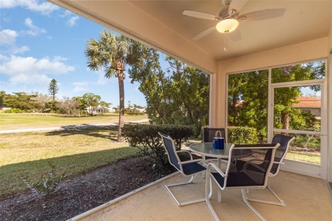 Copropriété à vendre à Punta Gorda, Floride: 2 chambres, 111.02 m2 № 1046078 - photo 3