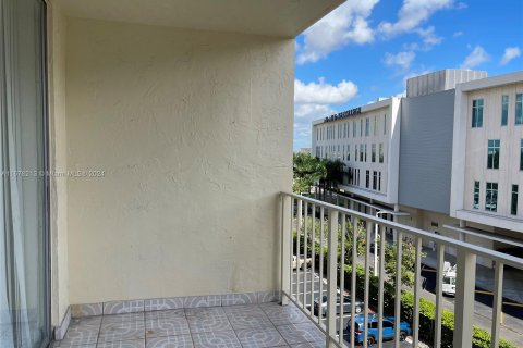 Copropriété à vendre à Hialeah, Floride: 1 chambre, 64.2 m2 № 1408375 - photo 12