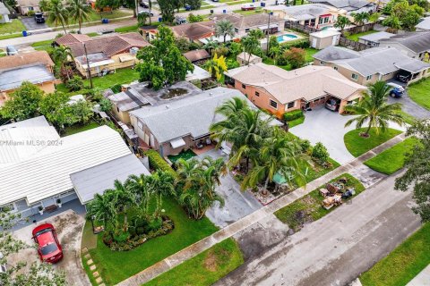 Casa en venta en Hollywood, Florida, 3 dormitorios, 194.91 m2 № 1330580 - foto 29