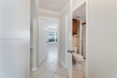 House in Port St. Lucie, Florida 5 bedrooms, 206.43 sq.m. № 1330577 - photo 15