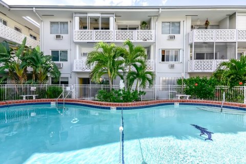 Купить кондоминиум в Норт-Майами, Флорида 1 спальня, 65.87м2, № 1073995 - фото 13