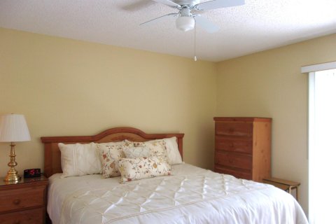 Condo in Stuart, Florida, 2 bedrooms  № 1031772 - photo 12