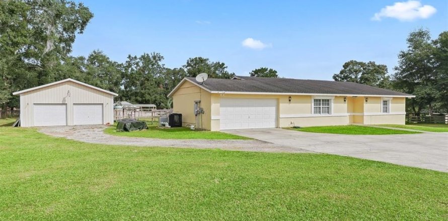 House in Ocala, Florida 3 bedrooms, 161 sq.m. № 1428815