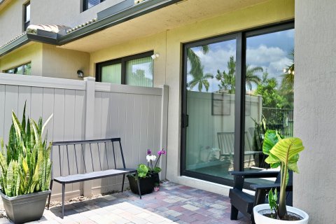 Townhouse in Lake Worth, Florida 3 bedrooms, 176.05 sq.m. № 1208203 - photo 13