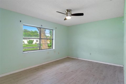 House in Spring Hill, Florida 2 bedrooms, 93.65 sq.m. № 1383173 - photo 17