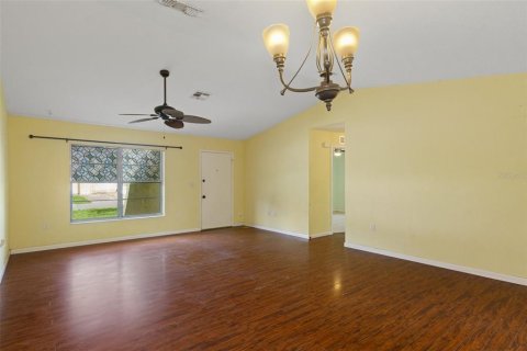 House in Spring Hill, Florida 2 bedrooms, 93.65 sq.m. № 1383173 - photo 13