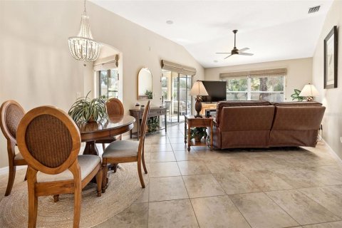 Casa en venta en The Villages, Florida, 3 dormitorios, 148.83 m2 № 1400817 - foto 9