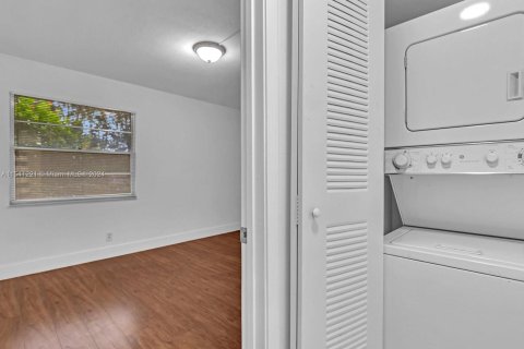 Condominio en venta en Pembroke Pines, Florida, 2 dormitorios, 102.75 m2 № 1035632 - foto 17