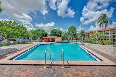 Condominio en venta en Pembroke Pines, Florida, 2 dormitorios, 102.75 m2 № 1035632 - foto 28