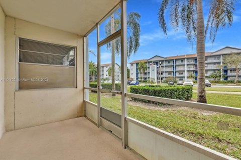 Copropriété à vendre à Pembroke Pines, Floride: 2 chambres, 102.75 m2 № 1035632 - photo 20