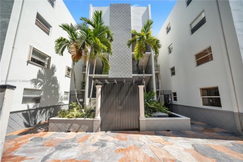 Condo in Miami, Florida, 2 bedrooms  № 1378993 - photo 23