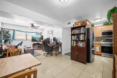 Copropriété à vendre à Miami, Floride: 2 chambres, 69.86 m2 № 1378993 - photo 9