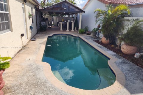 Casa en venta en Miami, Florida, 3 dormitorios, 175.4 m2 № 1410438 - foto 17