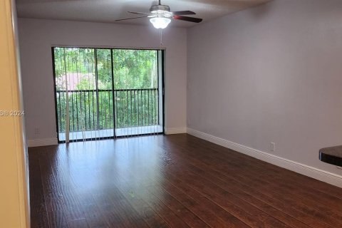 Condominio en alquiler en Coral Springs, Florida, 3 dormitorios, 100.33 m2 № 1375584 - foto 14