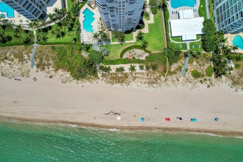 Condo in Lauderdale-by-the-Sea, Florida, 4 bedrooms  № 1210527 - photo 4