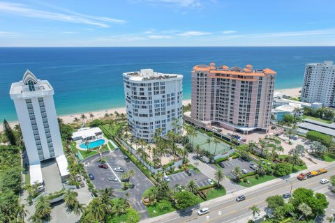 Condo in Lauderdale-by-the-Sea, Florida, 4 bedrooms  № 1210527 - photo 17