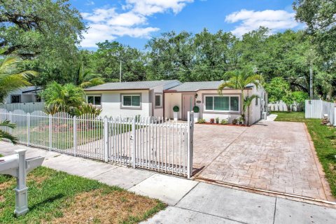 Casa en venta en Miami Gardens, Florida, 4 dormitorios, 166.67 m2 № 1222665 - foto 5