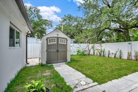 Casa en venta en Miami Gardens, Florida, 4 dormitorios, 166.67 m2 № 1222665 - foto 6