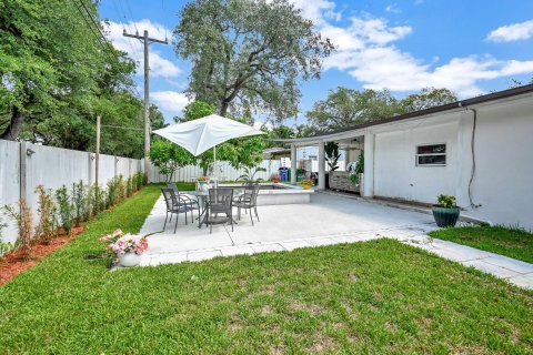 Casa en venta en Miami Gardens, Florida, 4 dormitorios, 166.67 m2 № 1222665 - foto 8