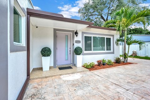 Casa en venta en Miami Gardens, Florida, 4 dormitorios, 166.67 m2 № 1222665 - foto 4