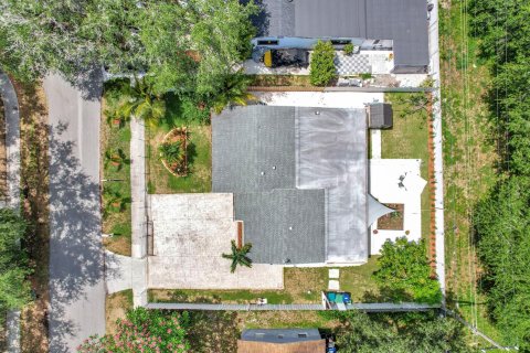 Casa en venta en Miami Gardens, Florida, 4 dormitorios, 166.67 m2 № 1222665 - foto 1