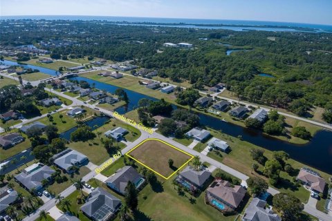 Terreno en venta en Rotonda, Florida № 1057296 - foto 4